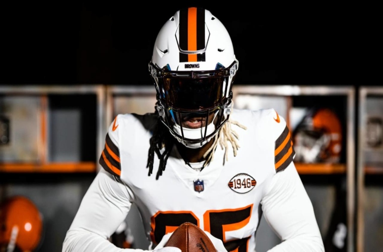 Browns unveil white alternate throwback helmets